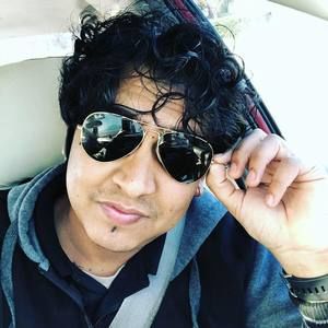 Meet your Posher, Axay